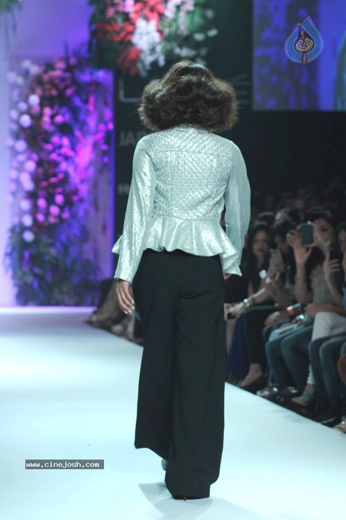 Bolly Celebs Walks the Ramp at LFW 2014 - 73 / 78 photos