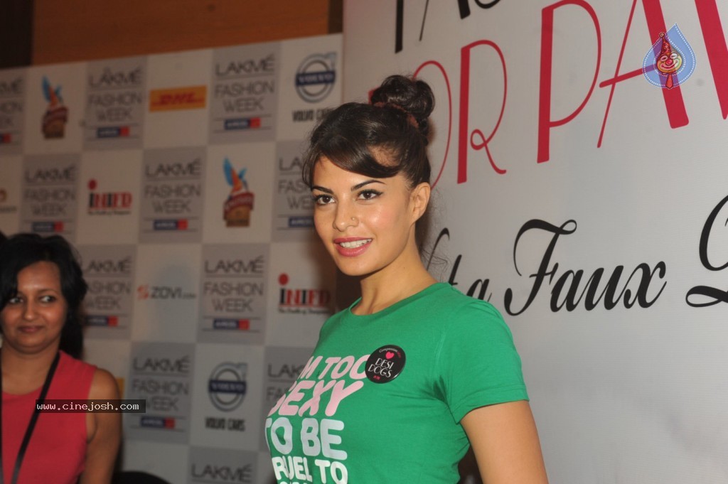 Bolly Celebs Walks the Ramp at LFW Day 4 - 35 / 134 photos