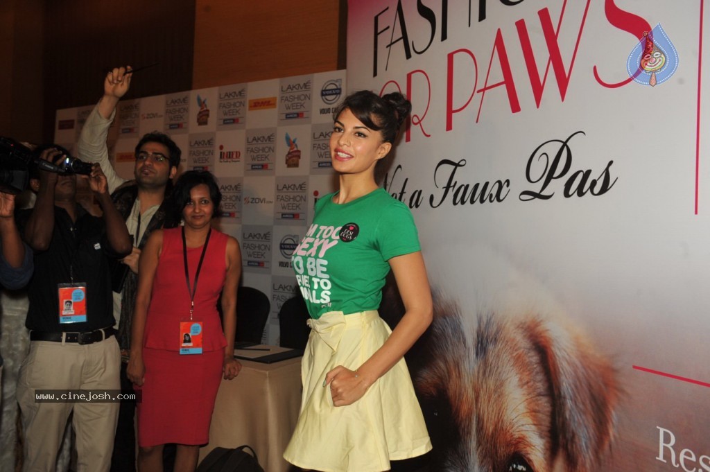 Bolly Celebs Walks the Ramp at LFW Day 4 - 57 / 134 photos