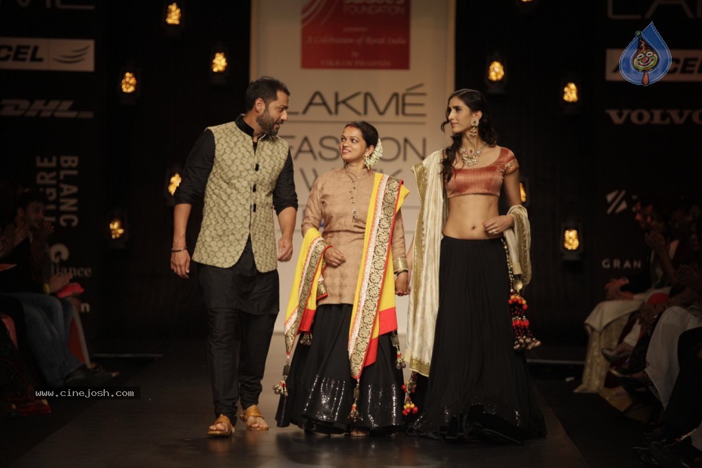 Bolly Celebs Walks the Ramp at LFW Day 4 - 86 / 134 photos