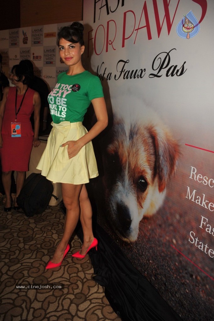 Bolly Celebs Walks the Ramp at LFW Day 4 - 93 / 134 photos