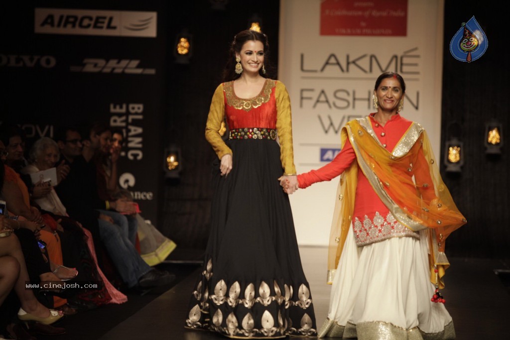 Bolly Celebs Walks the Ramp at LFW Day 4 - 105 / 134 photos