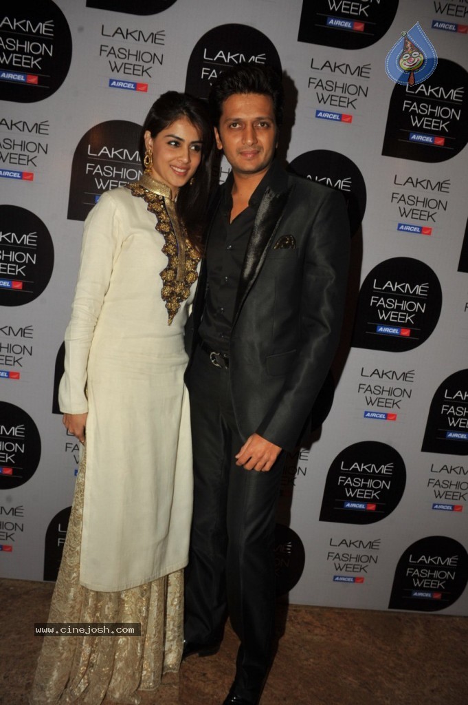 Bolly Celebs Walks the Ramp at LFW Day 4 - 107 / 134 photos