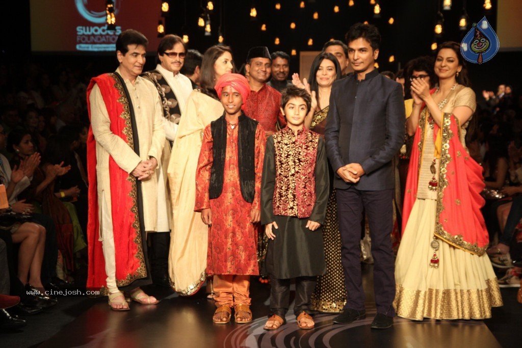 Bolly Celebs Walks the Ramp at LFW Day 4 - 114 / 134 photos
