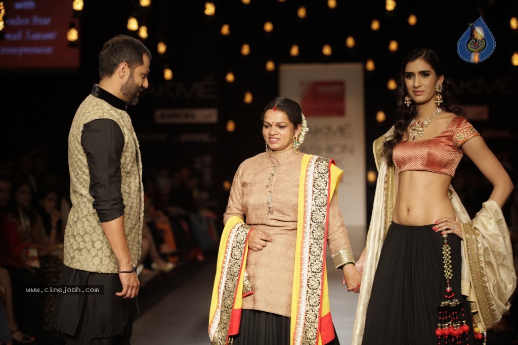 Bolly Celebs Walks the Ramp at LFW Day 4 - 127 / 134 photos