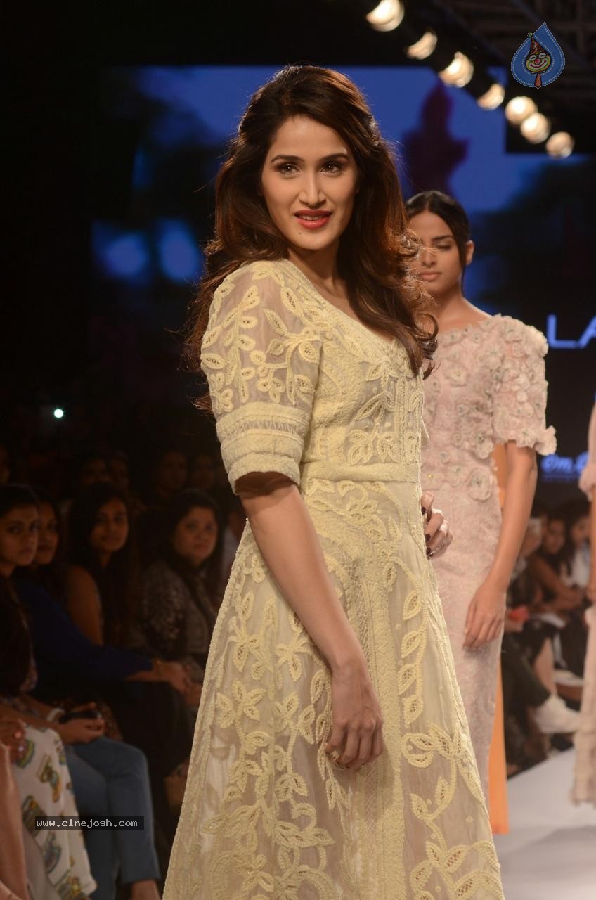 Bolly Celebs Walks the Ramp at LFW Summer Resort 2015 - 19 / 96 photos