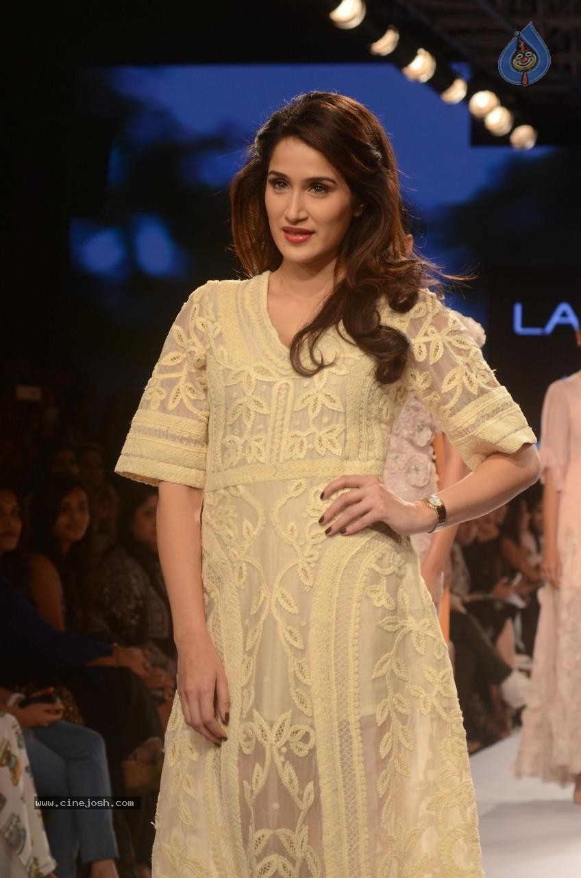 Bolly Celebs Walks the Ramp at LFW Summer Resort 2015 - 23 / 96 photos
