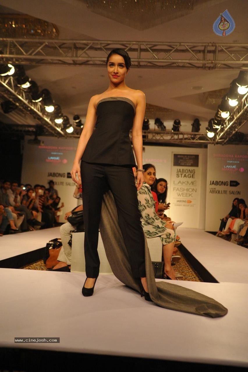 Bolly Celebs Walks the Ramp at LFW Summer Resort 2015 - 75 / 96 photos