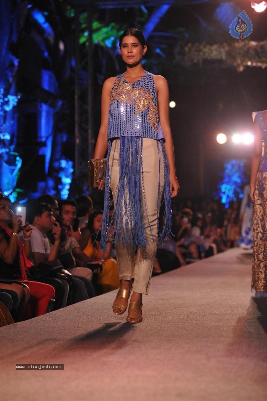 Bolly Celebs Walks the Ramp at LFW Summer Resort 2015 - 82 / 96 photos