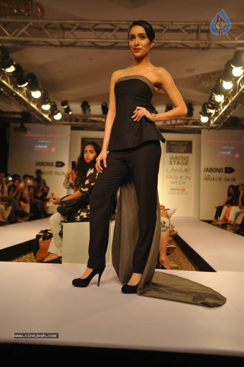 Bolly Celebs Walks the Ramp at LFW Summer Resort 2015 - 88 / 96 photos