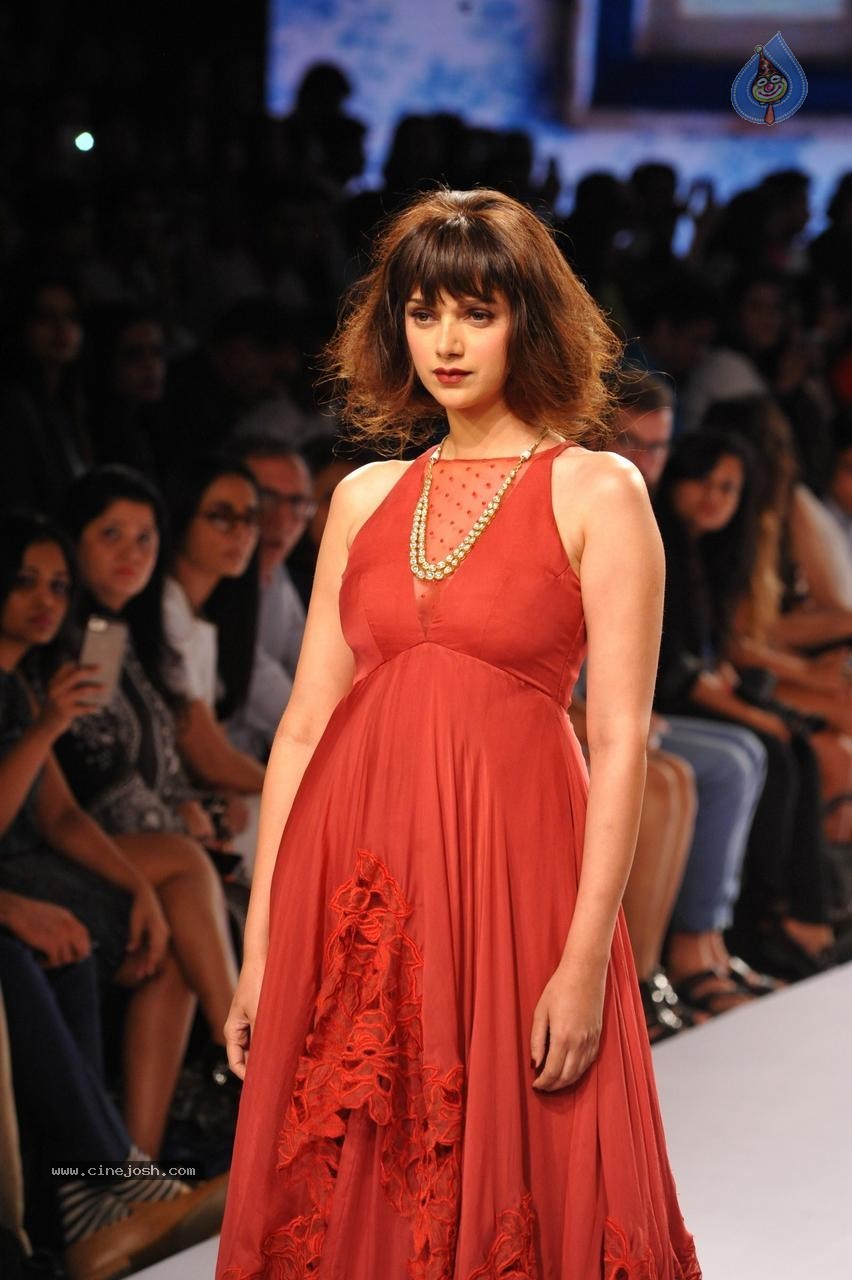 Bolly Celebs Walks the Ramp at LFW Summer Resort 2015 - 93 / 96 photos