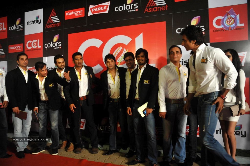 Bolly n South Celebs at CCL Season 4 Launch 01 - 3 / 150 photos