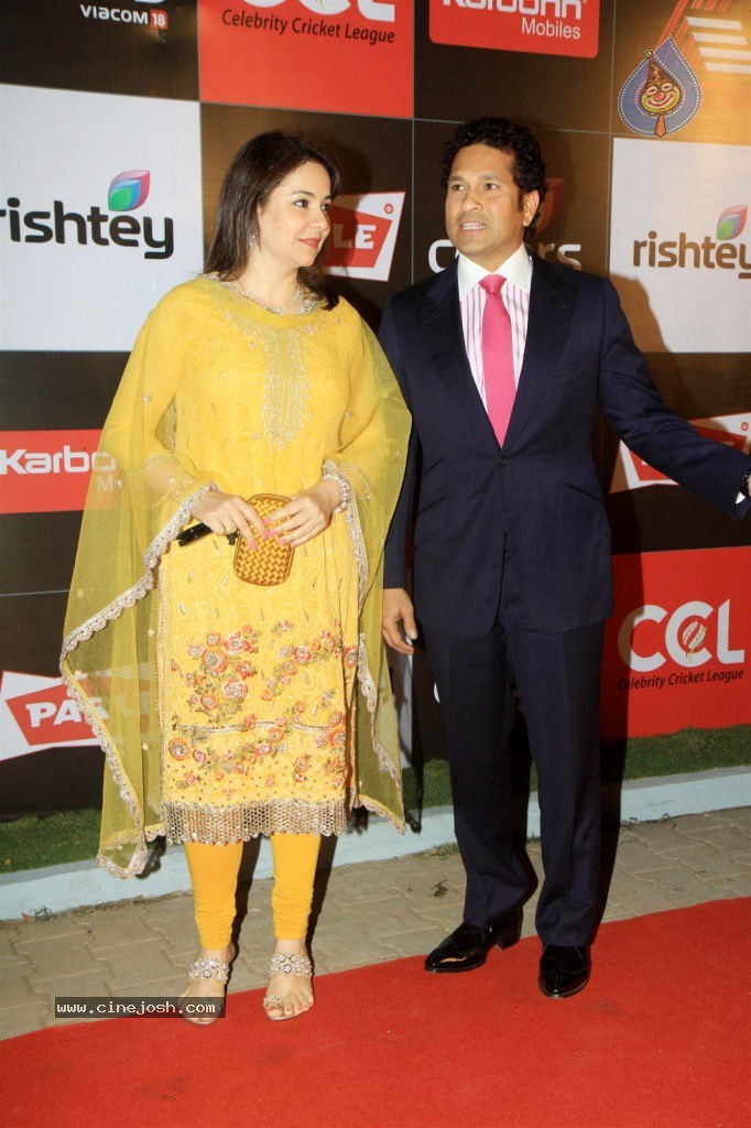 Bolly n South Celebs at CCL Season 4 Launch 01 - 30 / 150 photos