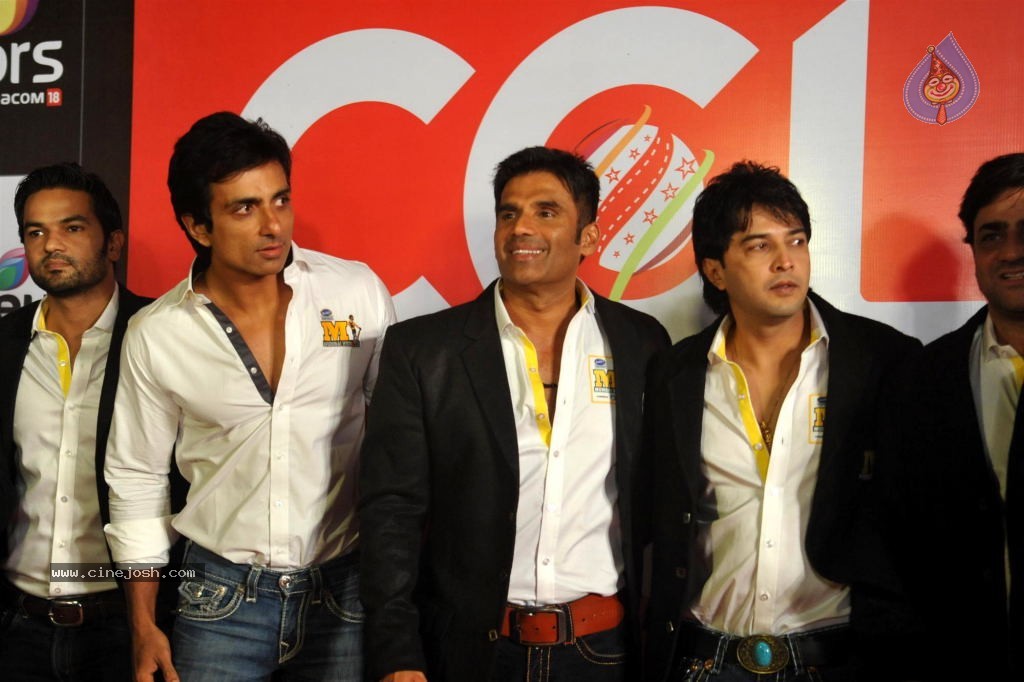Bolly n South Celebs at CCL Season 4 Launch 01 - 50 / 150 photos
