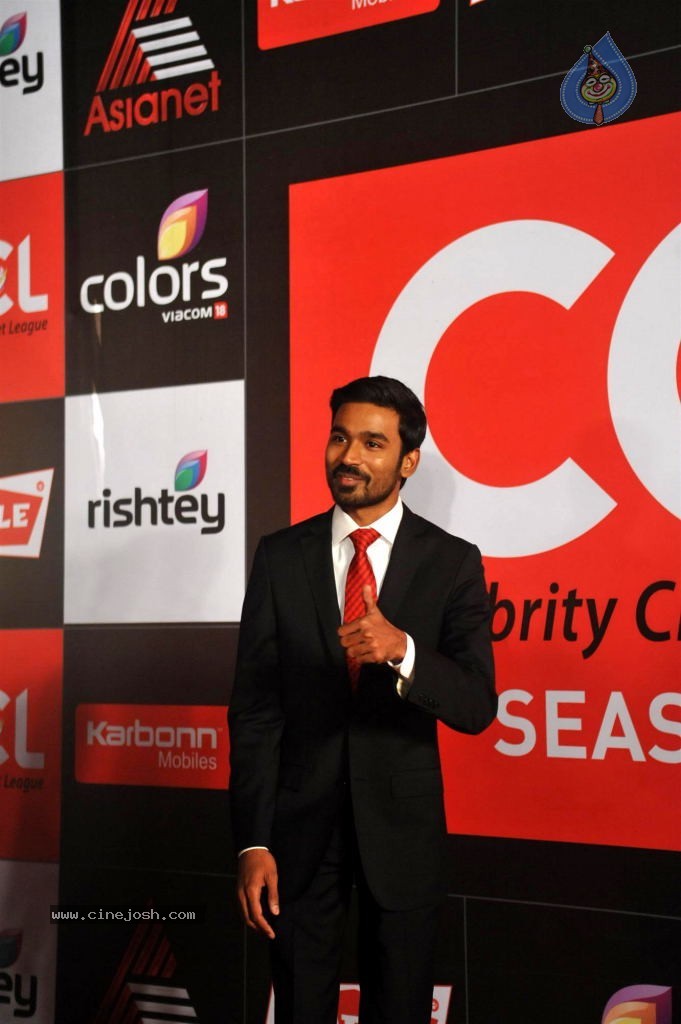 Bolly n South Celebs at CCL Season 4 Launch 01 - 73 / 150 photos