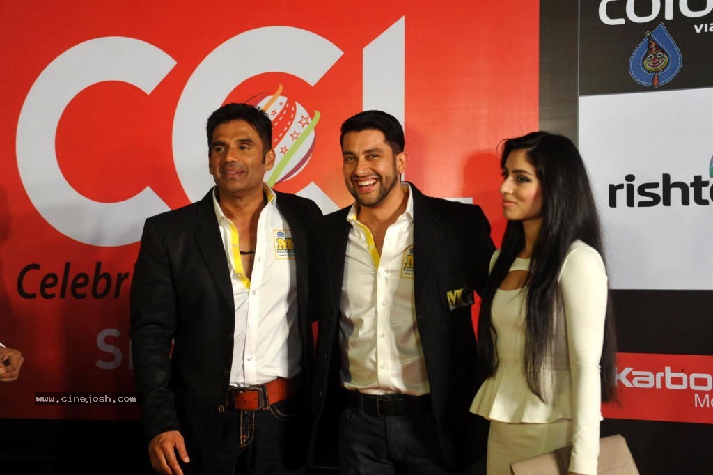 Bolly n South Celebs at CCL Season 4 Launch 01 - 117 / 150 photos