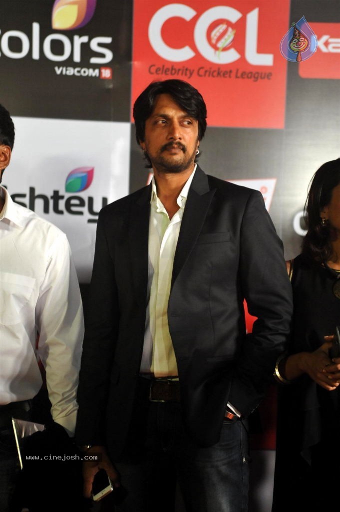 Bolly n South Celebs at CCL Season 4 Launch 01 - 135 / 150 photos