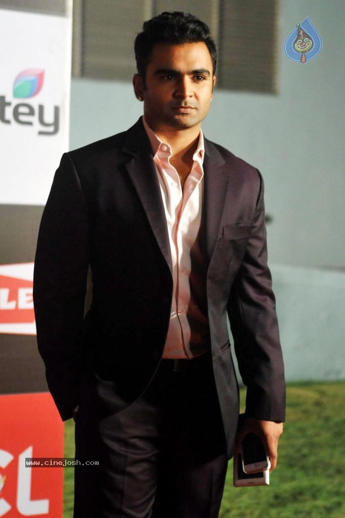 Bolly n South Celebs at CCL Season 4 Launch 01 - 145 / 150 photos