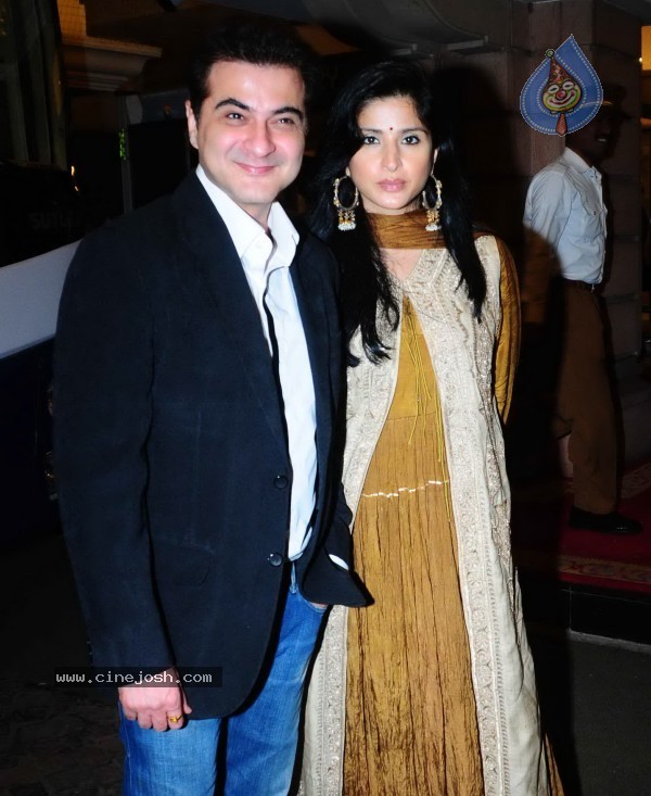 Bolly Stars at Dr.Agarwal's Daughter Wedding - 3 / 38 photos