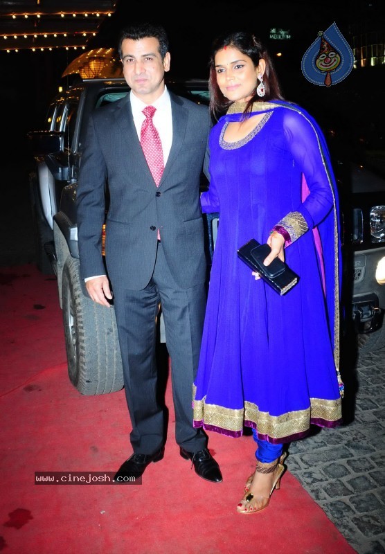 Bolly Stars at Dr.Agarwal's Daughter Wedding - 9 / 38 photos