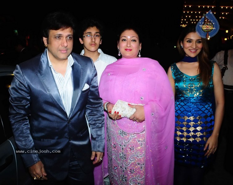 Bolly Stars at Dr.Agarwal's Daughter Wedding - 17 / 38 photos