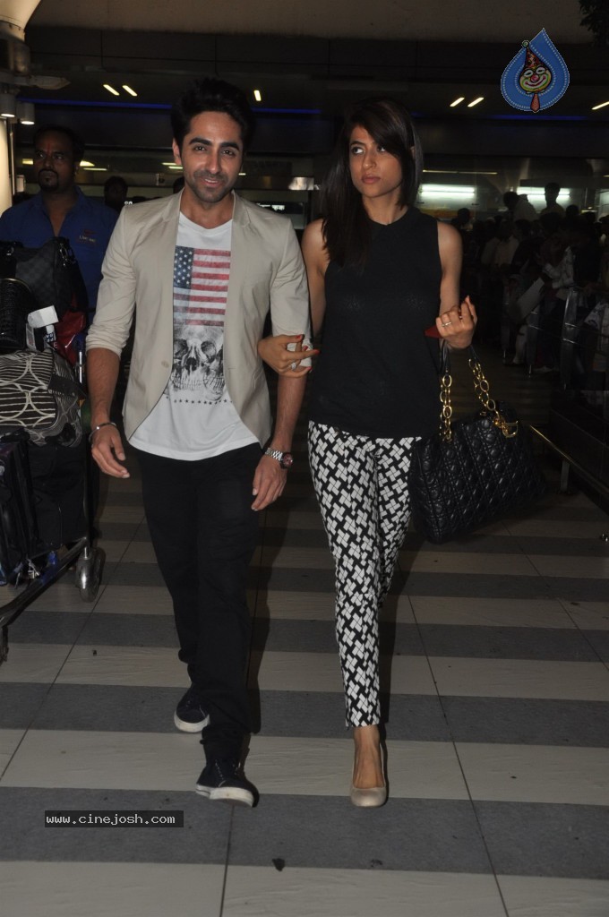 Bolly Stars at Mumbai Airport - 78 / 78 photos