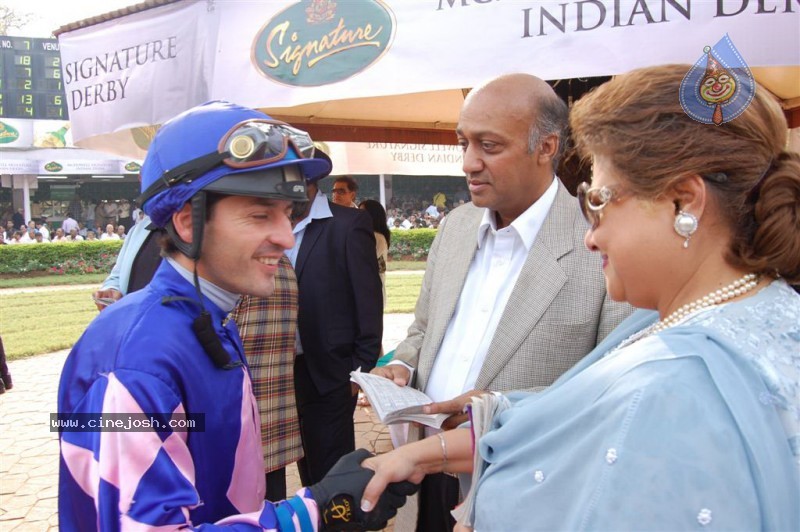 McDowell Signature Indian Derby 2010 - 22 / 79 photos
