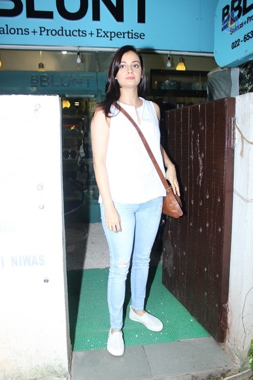 Bollywood Celebrities at B Blunt Saloon - 5 / 28 photos