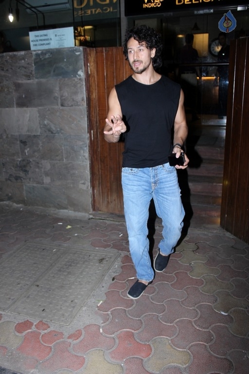 Bollywood Celebrities at B Blunt Saloon - 28 / 28 photos