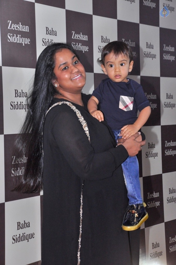 Bollywood Celebrities At Baba Siddique Iftar Party - 21 / 78 photos