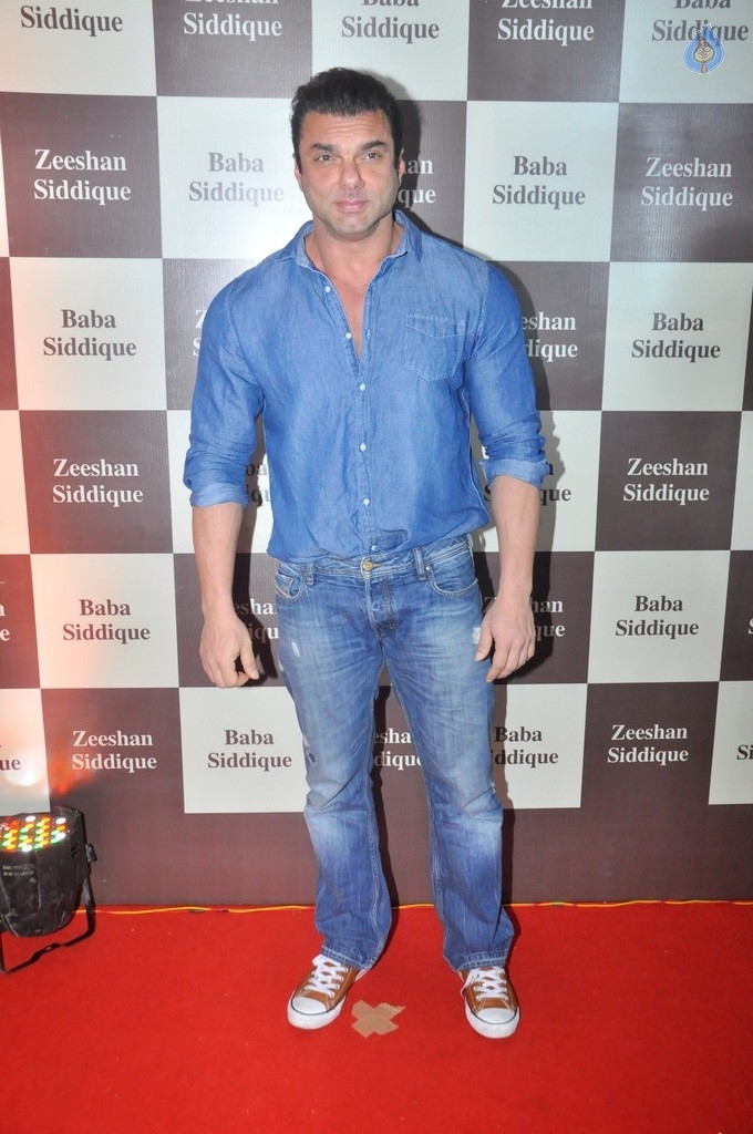 Bollywood Celebrities At Baba Siddique Iftar Party - 25 / 78 photos