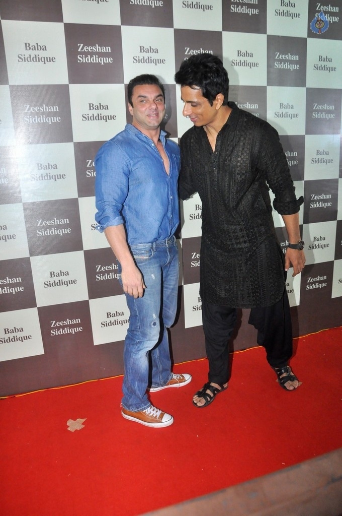 Bollywood Celebrities At Baba Siddique Iftar Party - 45 / 78 photos