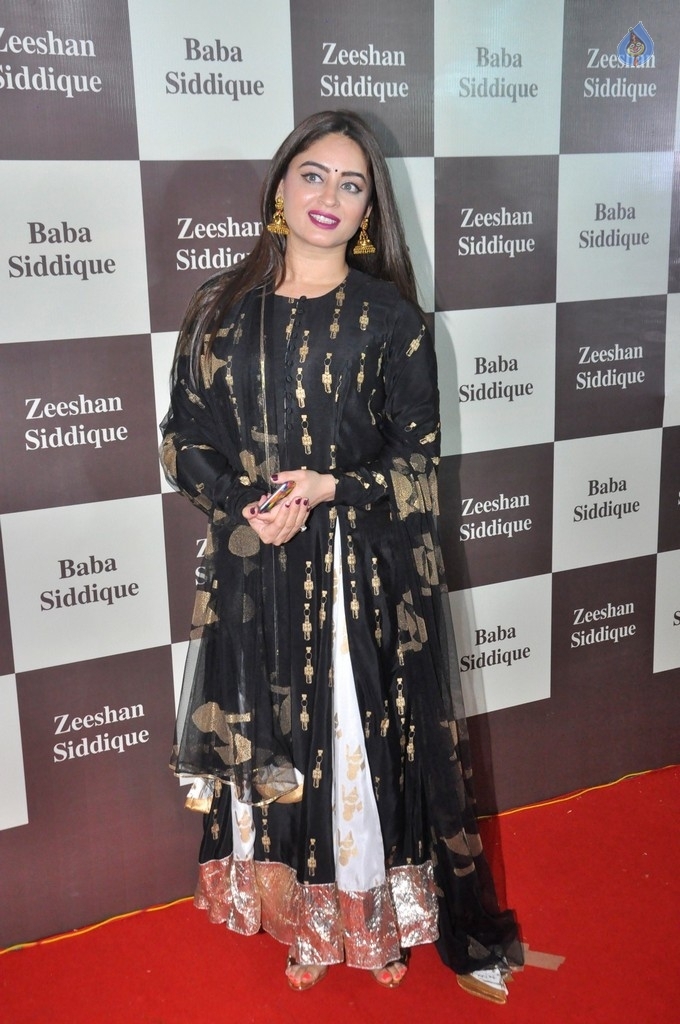 Bollywood Celebrities At Baba Siddique Iftar Party - 48 / 78 photos