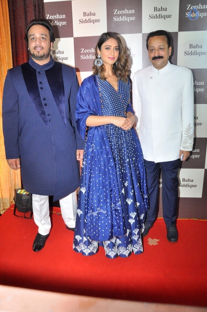 Bollywood Celebrities At Baba Siddique Iftar Party - 56 / 78 photos