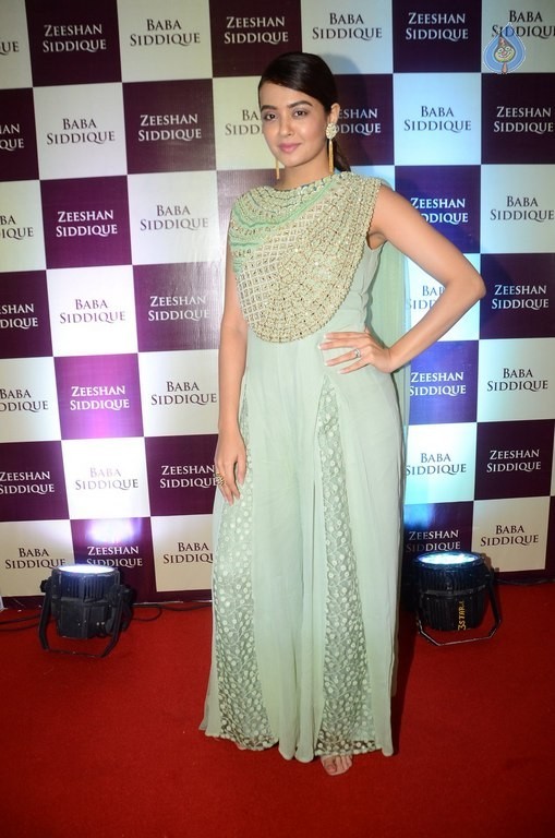 Bollywood Celebrities at Baba Siddique Ifter Party 1 - 27 / 80 photos
