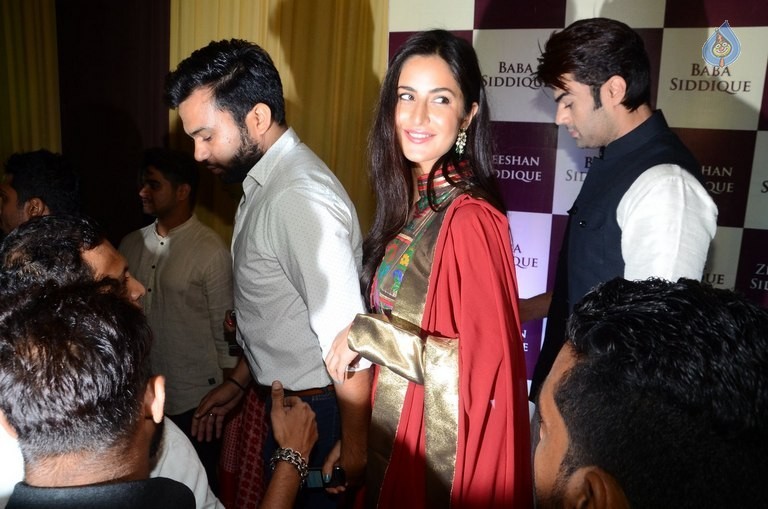 Bollywood Celebrities at Baba Siddique Ifter Party 1 - 74 / 80 photos