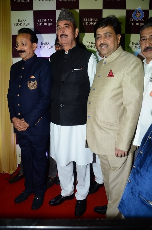 Bollywood Celebrities at Baba Siddique Ifter Party 1 - 75 / 80 photos