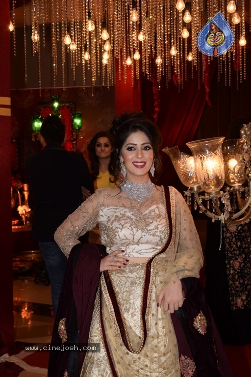 Bollywood Celebrities At Beti Flo GR8 Awards 2018 - 3 / 27 photos