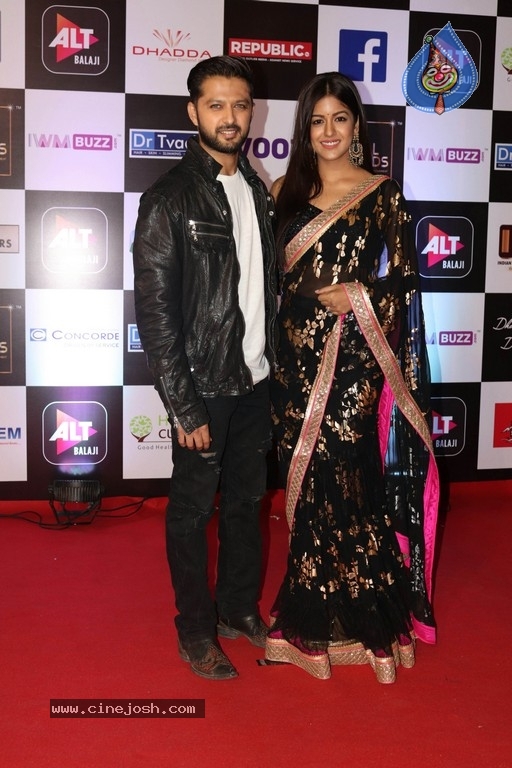 Bollywood Celebrities at Digital Awards Function - 10 / 51 photos