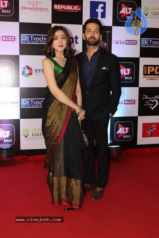 Bollywood Celebrities at Digital Awards Function - 20 / 51 photos