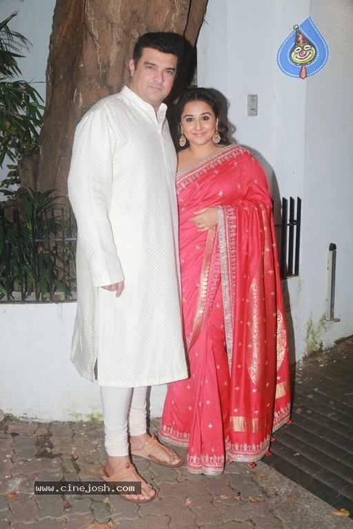 Bollywood Celebrities at Diwali Celebrations Photos - 2 / 76 photos