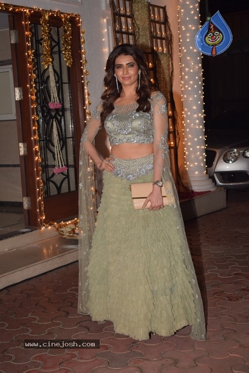 Bollywood Celebrities at Diwali Celebrations Photos - 46 / 76 photos