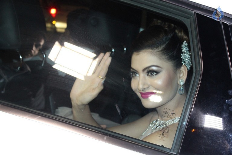 Bollywood Celebrities at Filmfare Awards 2017 - 25 / 49 photos