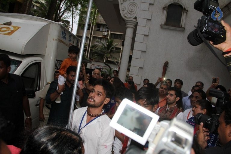 Bollywood Celebrities at Ganpati Visarjan - 14 / 48 photos