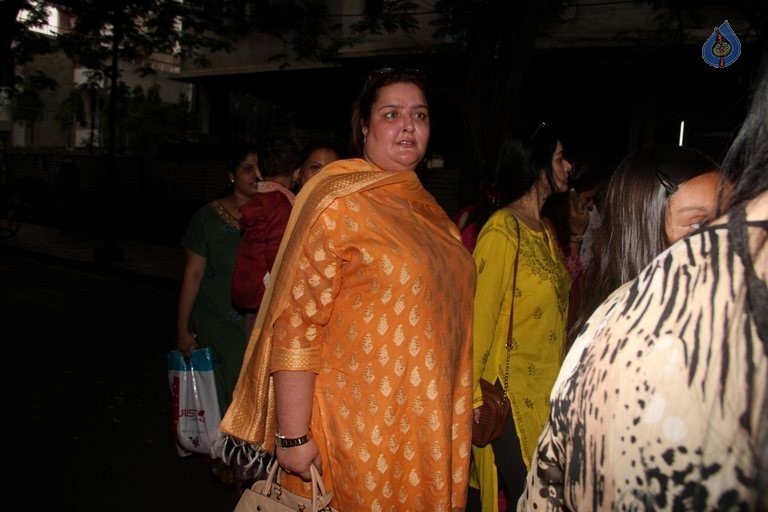 Bollywood Celebrities at Ganpati Visarjan - 17 / 48 photos