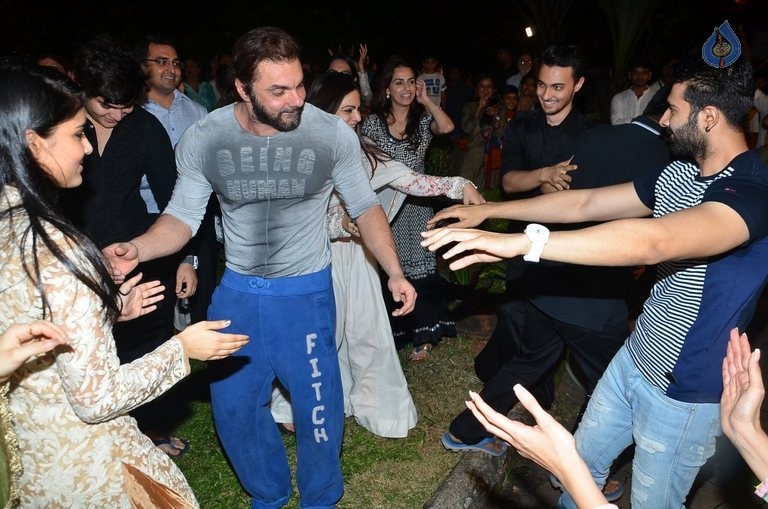 Bollywood Celebrities at Ganpati Visarjan - 22 / 48 photos