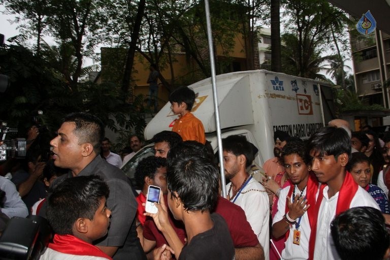 Bollywood Celebrities at Ganpati Visarjan - 23 / 48 photos