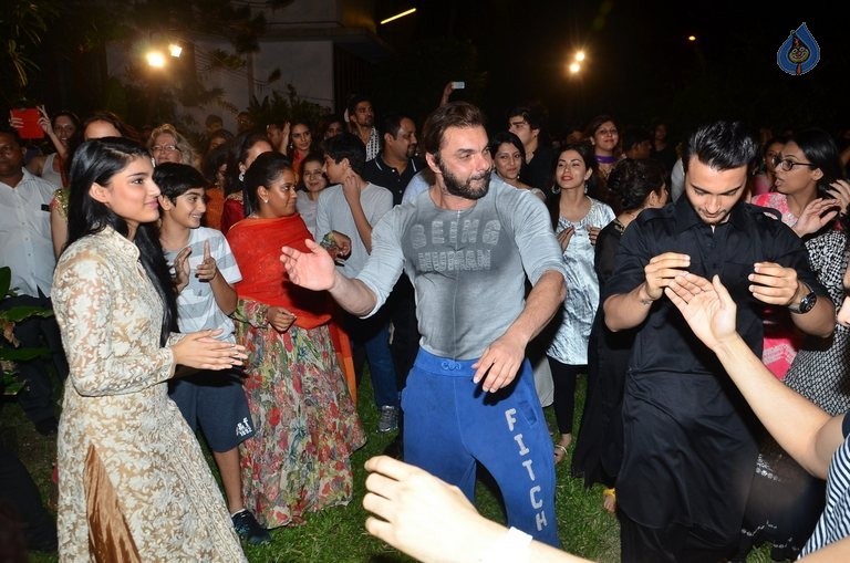 Bollywood Celebrities at Ganpati Visarjan - 38 / 48 photos