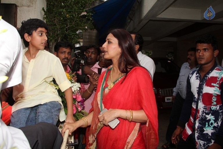 Bollywood Celebrities at Ganpati Visarjan - 43 / 48 photos