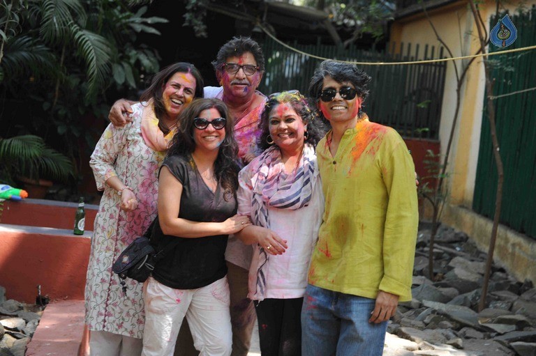 Bollywood Celebrities at Holi Celebrations - 24 / 84 photos